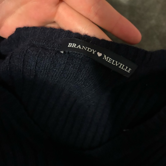 brandy melville sweater - Picture 4 of 4